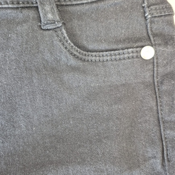 Black Jeans with Pearl Details - Picture 4 of 4